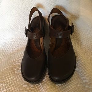 Born size 9 / 40.5 brown wedge